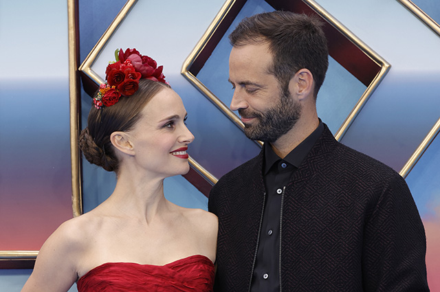 Натали Портман с мужем появились на премьере фильма "Тор: Любовь и гром" в Лондоне